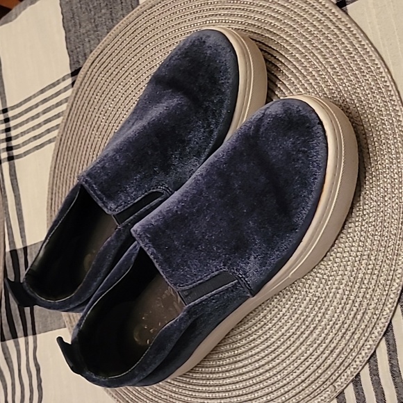 Circus by Sam Edelman Blue Velvet Scotlyn Sneakers - Picture 1 of 8